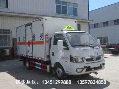 東風(fēng)途逸爆破器材運輸車(藍(lán)牌)